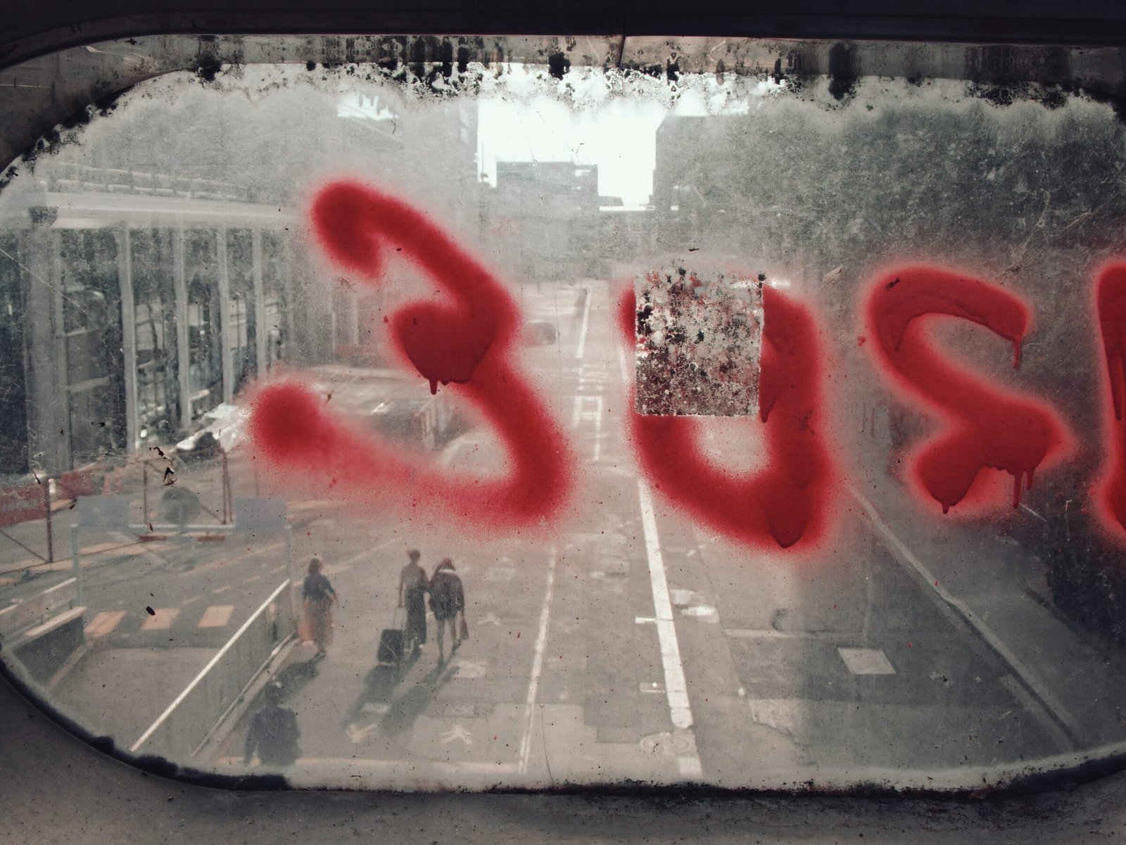 Photographie de l’œuvre Balade à Lyon - Technique : Photographie - Créée par l’artiste Romain Wisniewski en 2023 — Romain Wisniewski, photographe documentaire français, né à Gien en 2004 — Romain Wisniewski, Photographe et historien français